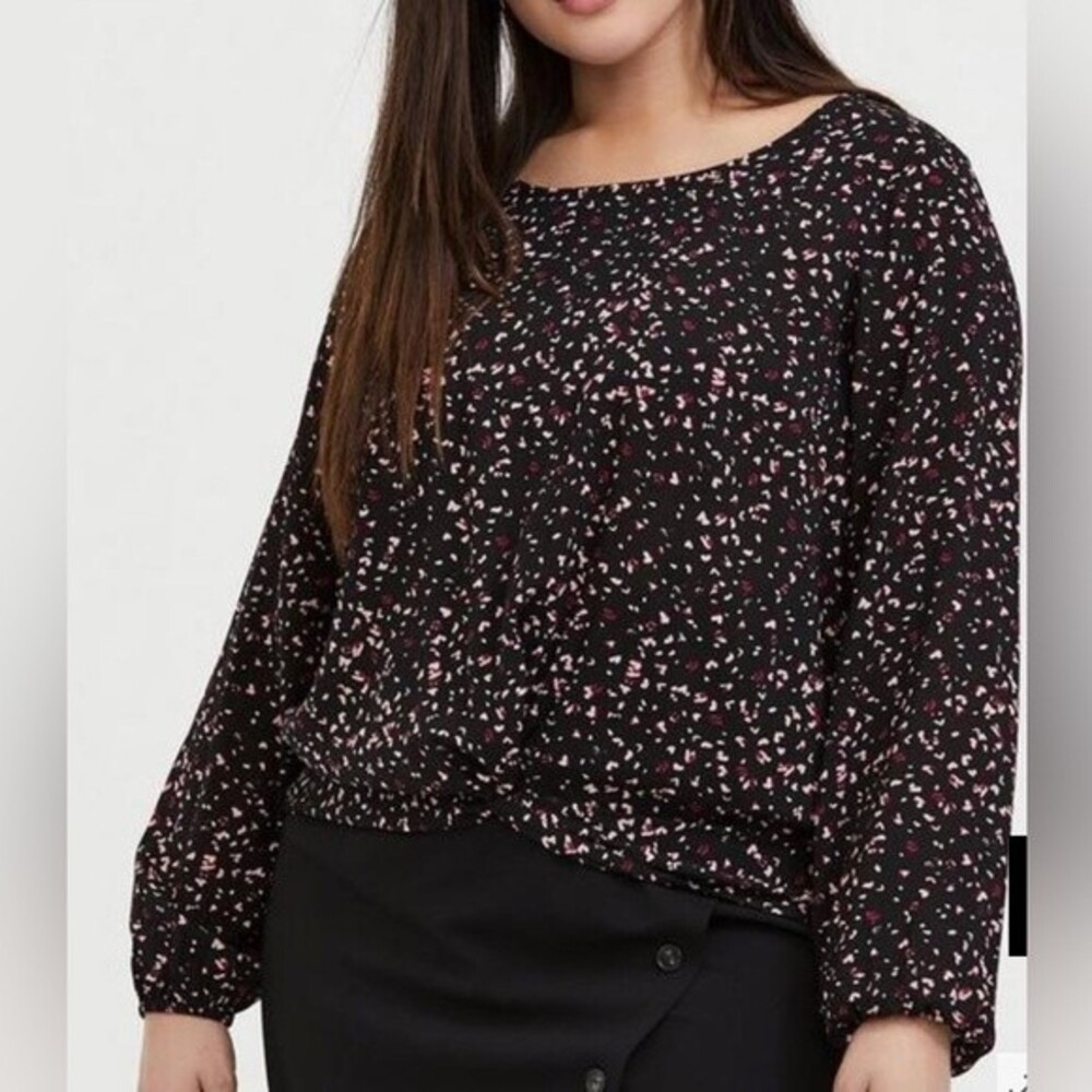 Torrid Challis Heart Print Blouse 3 NWT